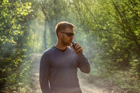 Nikotinsiz elektronik sigara rehberi yeni başlayanlar için sağlık etkileri tat seçenekleri ve en iyi modeller